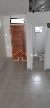Imagem Imperdível! Casa à venda em Joinville-SC, bairro Nova Brasília. 2 quartos, 1 sala, 2 banheiros, 1 vaga de garagem. Aproveite!