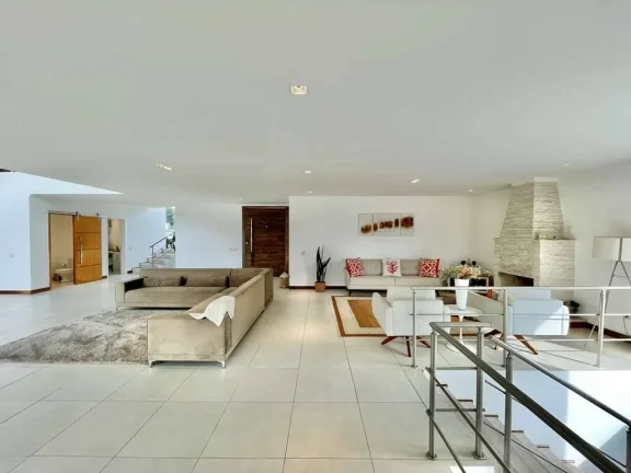 Imagem Cond Palos Verdes - 4 stes. Casa moderna impecável, piscina, gourmet!