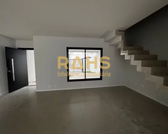 SOBRADO GEMINADO no AMÉRICA lateral da João Colin Lindo Geminado com 3 Suites na parte superior Pa...