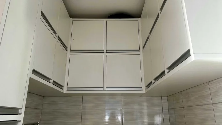 Imagem Casa com 3 dormitórios sendo 1 suíte e 2 vagas de garagem no Centro de Navegantes/SC