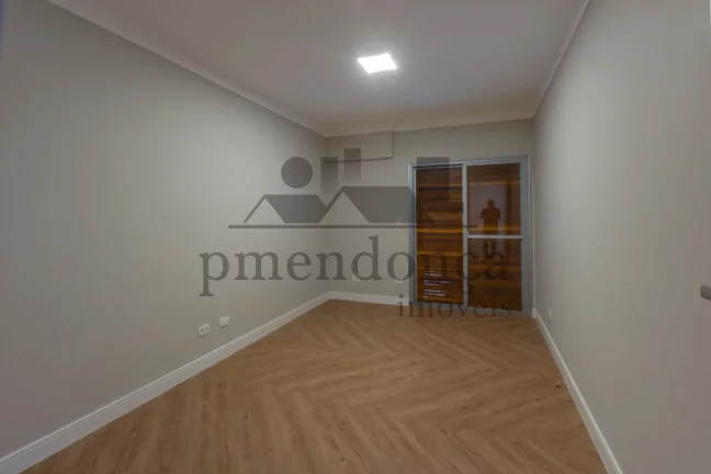 Imagem Apartamento reformado em Perdizes com 3 quartos (1 suíte) e 2 vagas, 137m²