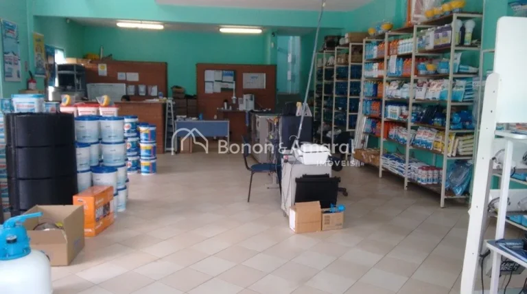 Imagem Excelente oportunidade para seu negócio! Barracão com 250 m², distribuído em dois andares, local...