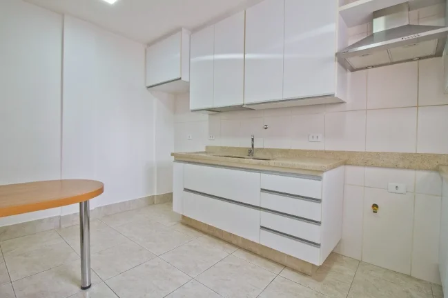 Imagem Apartamento 100M² Reformado, 2Q, 1 Suíte, 2 Banheiros, 1 Vaga, Salão de Festas e Salão de Jogos.