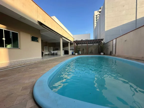 Imagem Casa com 4 suítes e 3 vagas de garagem no Bairro Dom Bosco em Itajaí/SC