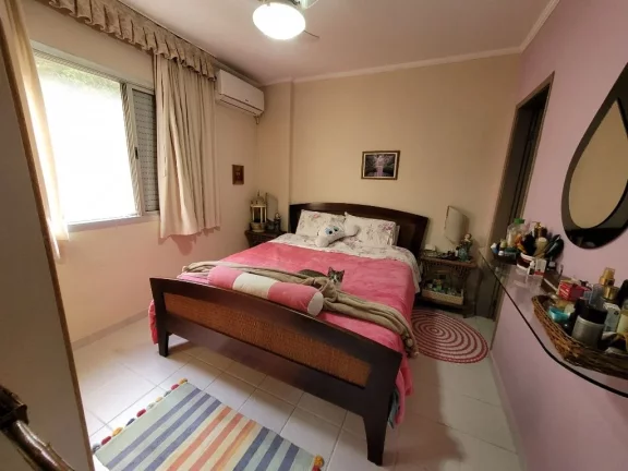 Imagem PITANGUEIRAS - LOCALIZAÇÃO PRIVILEGIADA, NA QUADRA DO MAR, AMPLO APARTAMENTO COM 80 M² ÚTEIS, CLARO E SUPER AREJADO, 1 VAGA DE GARAGEM NO PRÉDIO.