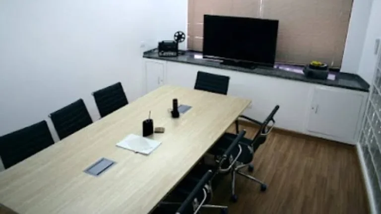 Imagem Sobrado Comercial para Alugar com 280m², 3 dormitórios, 1 suíte, 1 sala e 2 vagas!!!