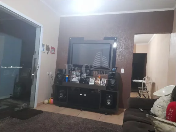 Imagem Casa para Venda em Limeira, Jardim Anhangüera, 2 dormitórios, 1 banheiro, 1 vaga