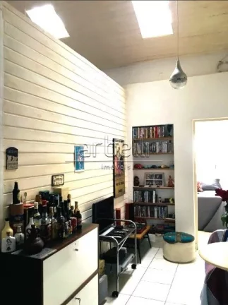 Casa estilo loft, com 110 m² e área total de 70 m², 01 dormitório, sala dois ambientes, banheiro...