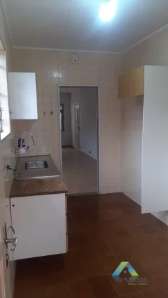 Imagem CASA TÉRREA COM 4 DORMITÓRIOS, 5 VAGAS E PISCINA EM JARDIM DA SAÚDE/SP!