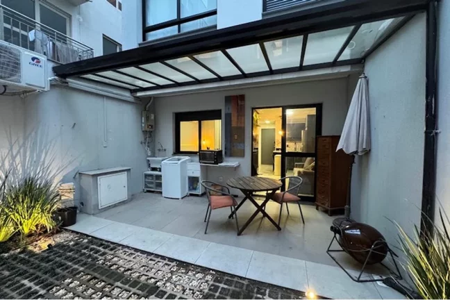 Imagem Apartamento à venda em Porto Alegre, Menino Deus, com 1 quarto, 61,48m2