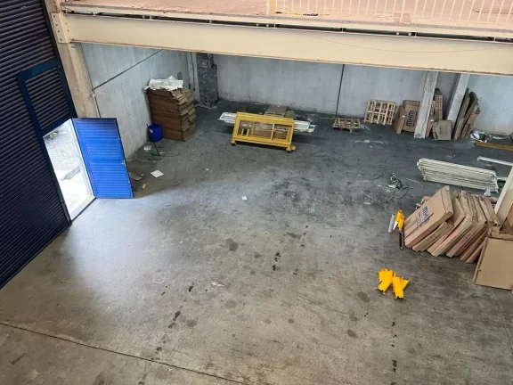 Imagem Galpão, 820 m² - venda por R$ 3.000.000 ou aluguel por R$ 20.000/mês - Vila Amorim - Suzano/SP
