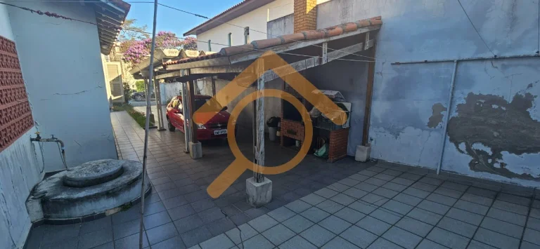 Imagem Casa em Condomínio à Venda em São Paulo-SP, Jardim Campo Grande: 4 Quartos, 2 Suítes, 3 Salas, 5 Banheiros, 4 Vagas, 250 m². Oportunidade para Reforma: 2 Casas, 350 m².