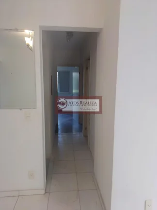 Imagem Alugo oportunidade, condomínio clube na região do Morumbi. Apartamento de 70m², com 3 dormitórios com Armários, sendo 1 Suíte, 2 banheiros, Cozinha americana com armários, 2 Vargas de garagem cobertas, mercadinho no condomínio, lazer completo por um valor