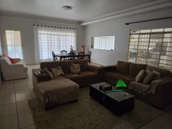 Imagem Casa para Venda em Leme, Jardim Santana, 6 dormitórios, 2 suítes, 4 banheiros, 4 vagas