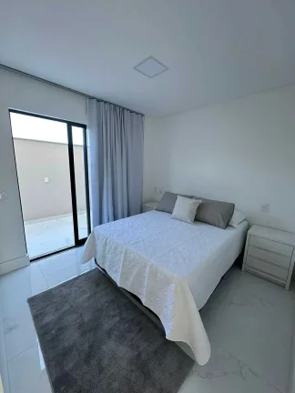 Imagem Apartamento mobiliado com 2 dormitórios sendo 1 suíte e 2 vagas de garagem – Bombinhas/SC