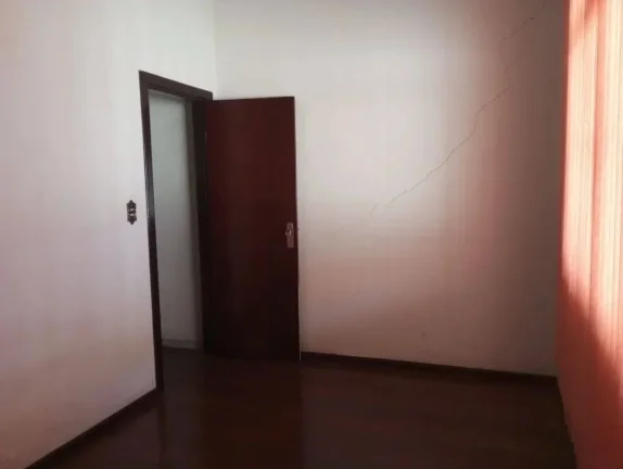 Imagem Casa à venda em Barroso, Centro, com 3 quartos, 241,22m2