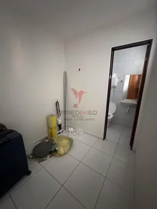 Imagem Vende-se apartamento lindo de 2 Quartos, recém reformado, no coração do bairro de Tambau