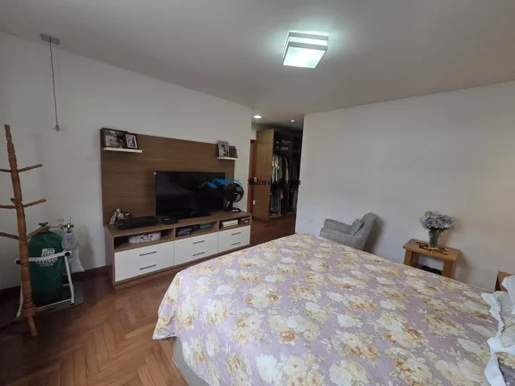 Imagem Linda Casa à Venda, com 4 dormitórios, 2 suítes, com 249m² com jardim, com 4 vagas, Vila Gilda, Santo André