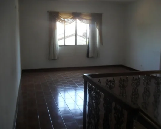 Imagem Casa para Venda em Atibaia, Jardim Alvinopolis, 2 dormitórios, 1 suíte, 2 banheiros, 2 vagas