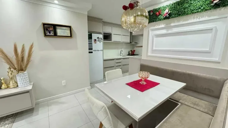 Imagem Apartamento com 2 dormitórios sendo 1 suíte e 1 vaga de garagem em Navegantes/SC