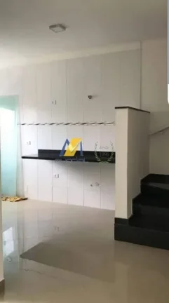 Imagem Sobrado à Venda com 90m², 2 dormitórios, 1 sala e 2 vagas!!!