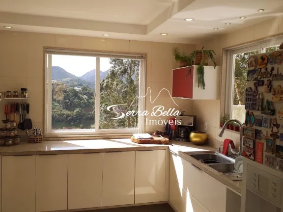 Imagem Casa com 4 dormitórios à venda, 122 m² por R$ 950.000,00 - Bom Retiro - Teresópolis/RJ