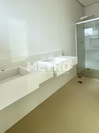 Imagem Casa à venda no Sol Nascente Orla com 4 suítes, gourmet, piscina, PETROLINA