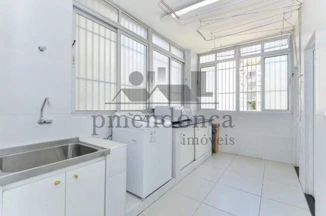 Imagem Apartamento encantador à venda em Higienópolis, com 3 quartos ( 1 suíte ) e 1 vaga, 191m²