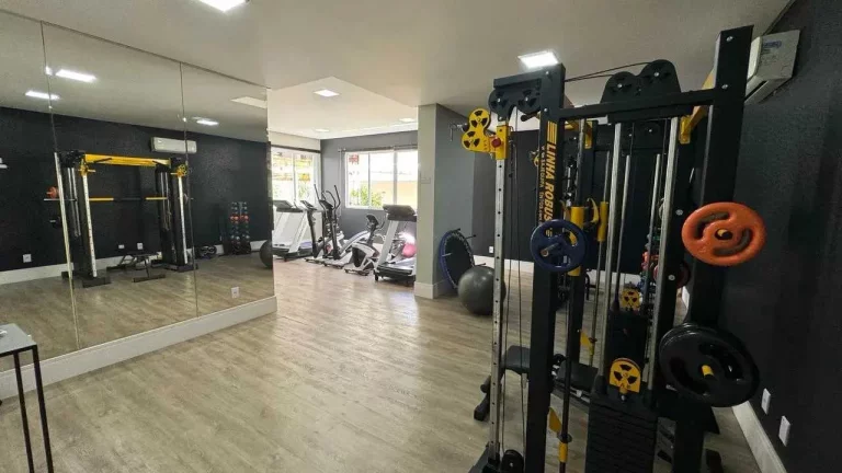Imagem Apartamento mobiliado com 4 dormitórios sendo 4 suítes e 3 vagas de garagem em Itapema/SC