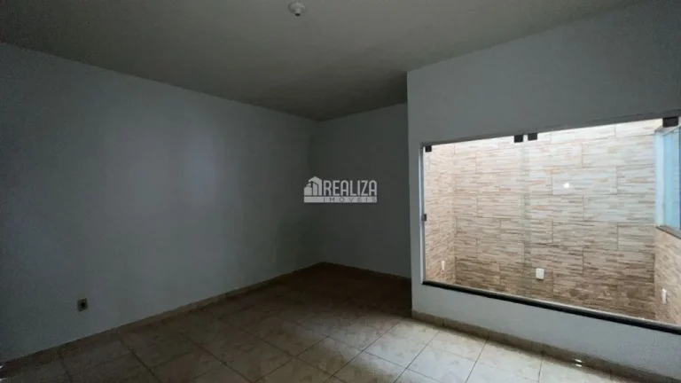 Imagem Casa para alugar no bairro Cidade Nova, Uberaba - 2 dormitórios, 1 suíte, 4 garagens