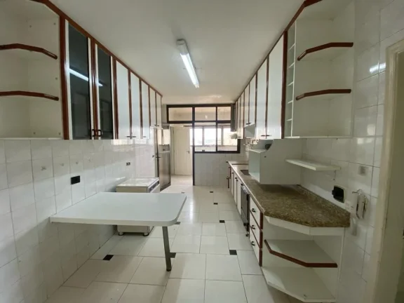 Imagem Apartamento 130M², 4Q, 1 Suíte, 4 Banheiros, 2 Vagas de Garagem, Piscina Adulto/Infantil, Salão de Festas, Churrasqueira, Playground, Espaço Gourmet.