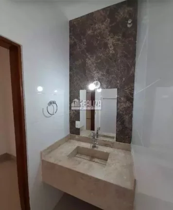 Imagem Casa à venda no Parque das Laranjeiras, Uberaba - 3 dormitórios, suíte, garagem e mais!