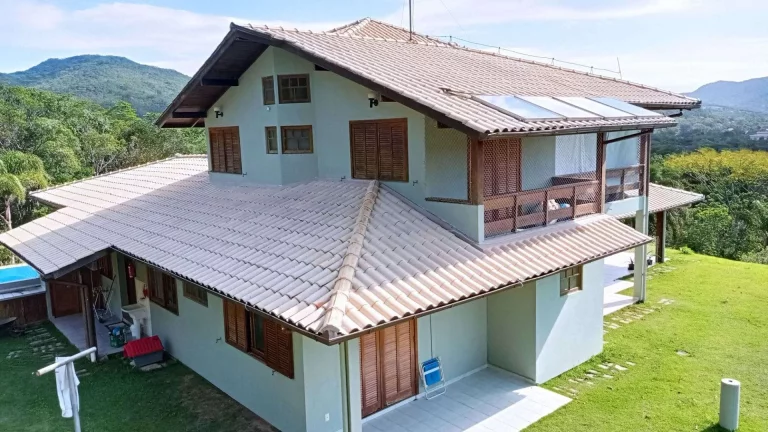 Imagem Chácara com 4 Dormitórios à Venda, possui Piscina, Área de 78.000 m² - Ratones - Florianópolis/SC