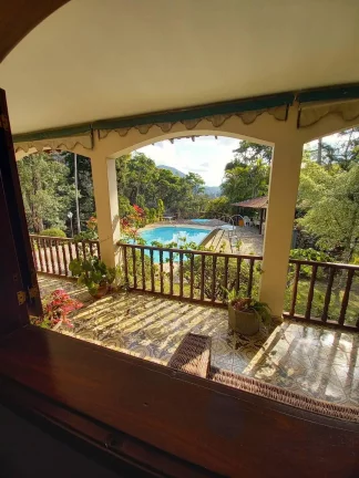 Imagem CASA COM 18.000M2, PISCINA - NOVA FRIBURGO.