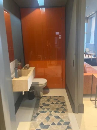 Imagem Apartamento Mobiliado para Locação 129M², 2Q, 1 Suíte, 2 Salas (estar e jantar) 2 Banheiros, 2 Vagas, Academia, Piscina Aquecida, Sauna, SPA, Split.