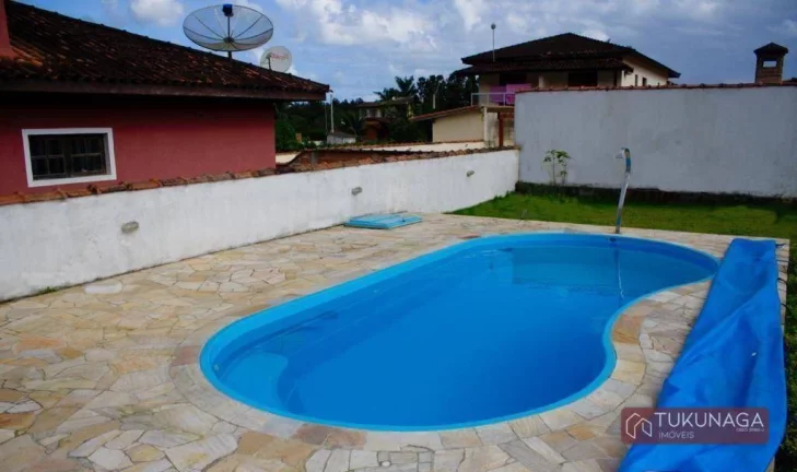 Imagem Casa Térrea 3 Dormitórios e Piscina - Condomínio Fechado - Bertioga - SP .