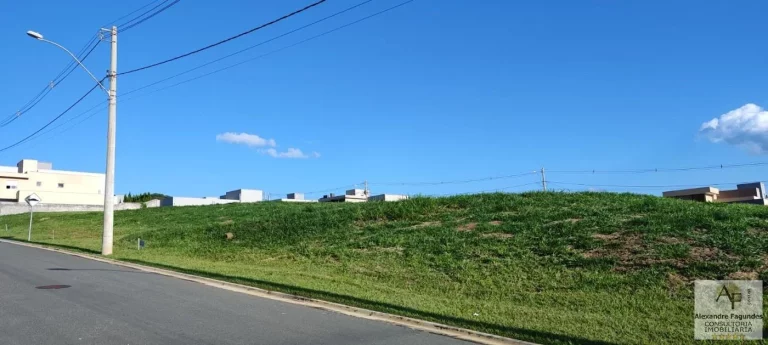Imagem Lote em Condomínio Fechado para Venda em Senador Canedo, Jardins Bolonha
