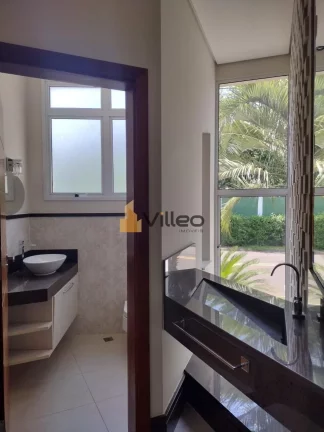 Imagem Descubra o privilégio de viver em uma residência de alto padrão com 612 m² de área privativa, l...