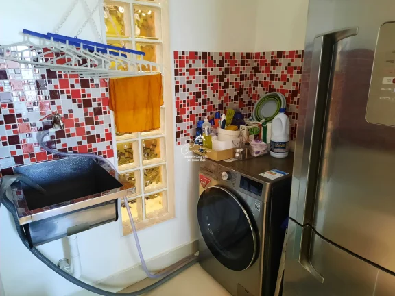 Imagem Excelente oportunidade: Apartamento atualizado com vista no Guarujá-SP, bairro Pitangueiras, 1 quarto, 2 salas, 1 banheiro, 2 vagas de garagem, 65m².
