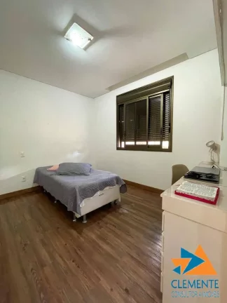 Imagem Linda casa Residencial Flores - Alphaville