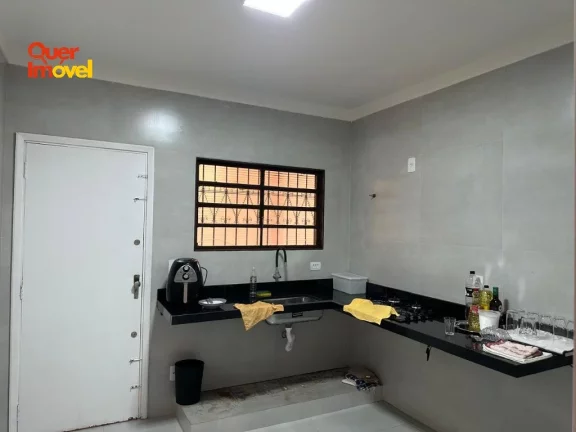 Imagem Casa ampla e bem localizada em Ribeirão Preto-SP, Vila Tibério: 3 quartos, 1 suíte, 1 sala, 2 banheiros, 1 vaga, 112m².