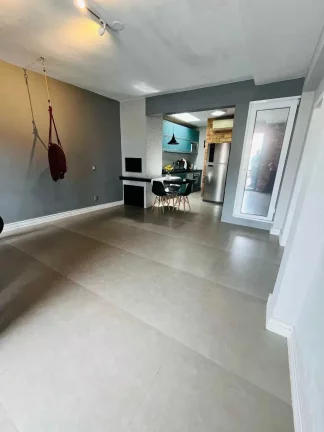 Imagem Casa com 3 dormitórios sendo 1 suíte e 2 vagas de garagem - Adhemar Garcia | Joinville/SC