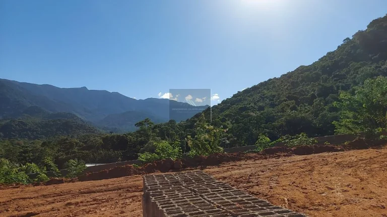 Imagem Área para Venda em Ubatuba / SP no bairro Ubatumirim