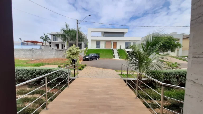 Imagem Casa alto padrão no condomínio Vila Real