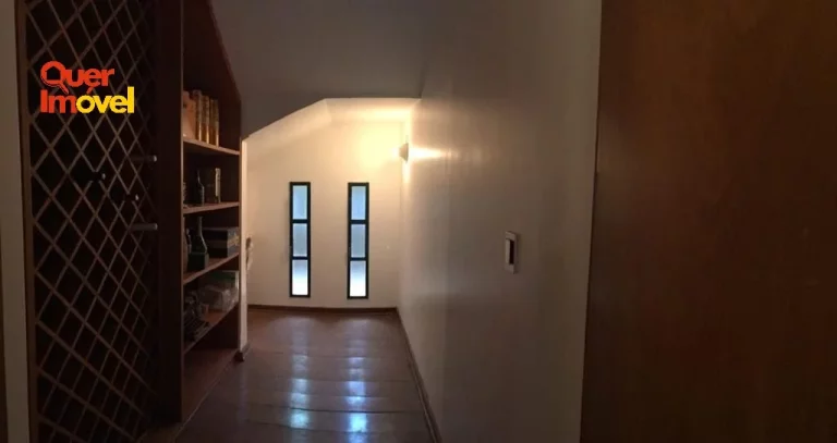 Imagem Oportunidade: Casa à venda no Jardim Sumaré, Zona Sul de Ribeirão Preto-SP. 5 quartos, 2 suítes, 4 salas, 6 banheiros, 6 vagas de garagem, 880m². Quer Imóvel Negócios Imobiliários.
