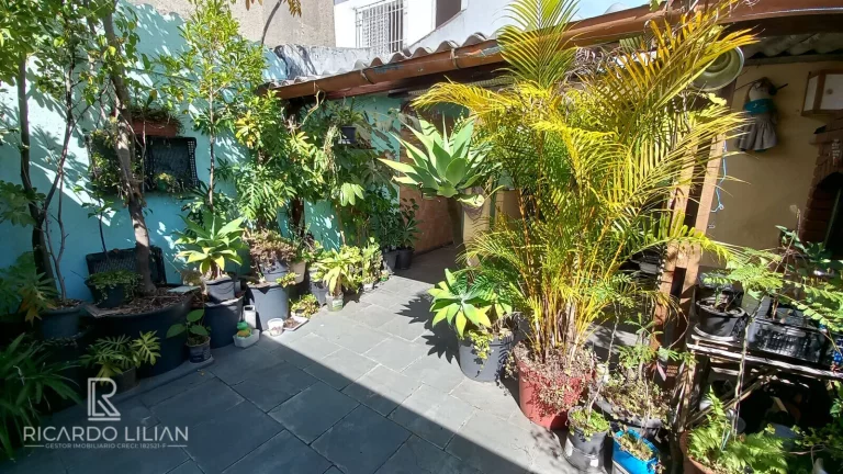 Imagem Maravilhosa casa térrea com dois dormitórios sendo uma suíte e duas vagas cobertas