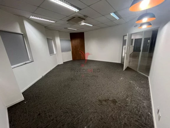 Imagem Vendo excelente Prédio COMERCIAL/INDUSTRIAL em condomínio fechado com total segurança 24 h