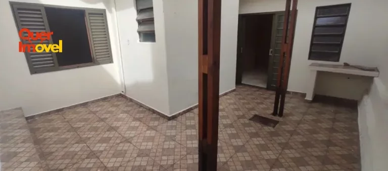 Imagem Imóvel à venda no bairro Independência em Ribeirão Preto-SP: Casa com 3 quartos, 1 suíte, 2 salas, 2 banheiros, 2 vagas e 172m²! Confira na Quer Imóvel Negócios Imobiliários!