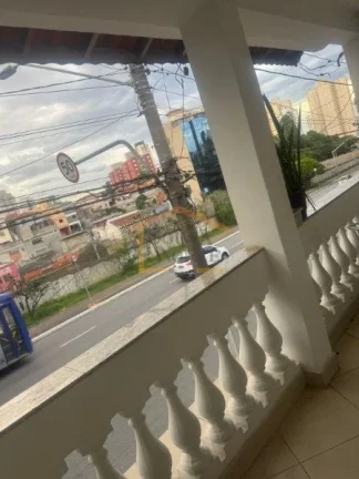 Imagem Sobrado com 2 dormitórios, sendo 1 suíte, sala, banheiros, copa, cozinha, lavanderia, terraço, qu...