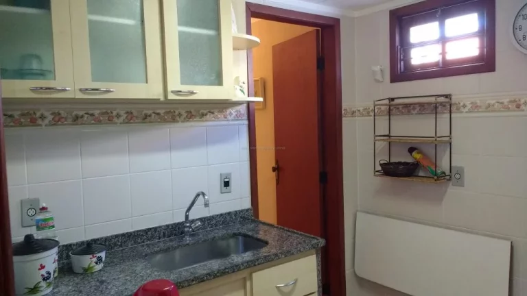 Imagem Excelente Duplex c/ 3 Quartos 300 Mts da Praia do Peró